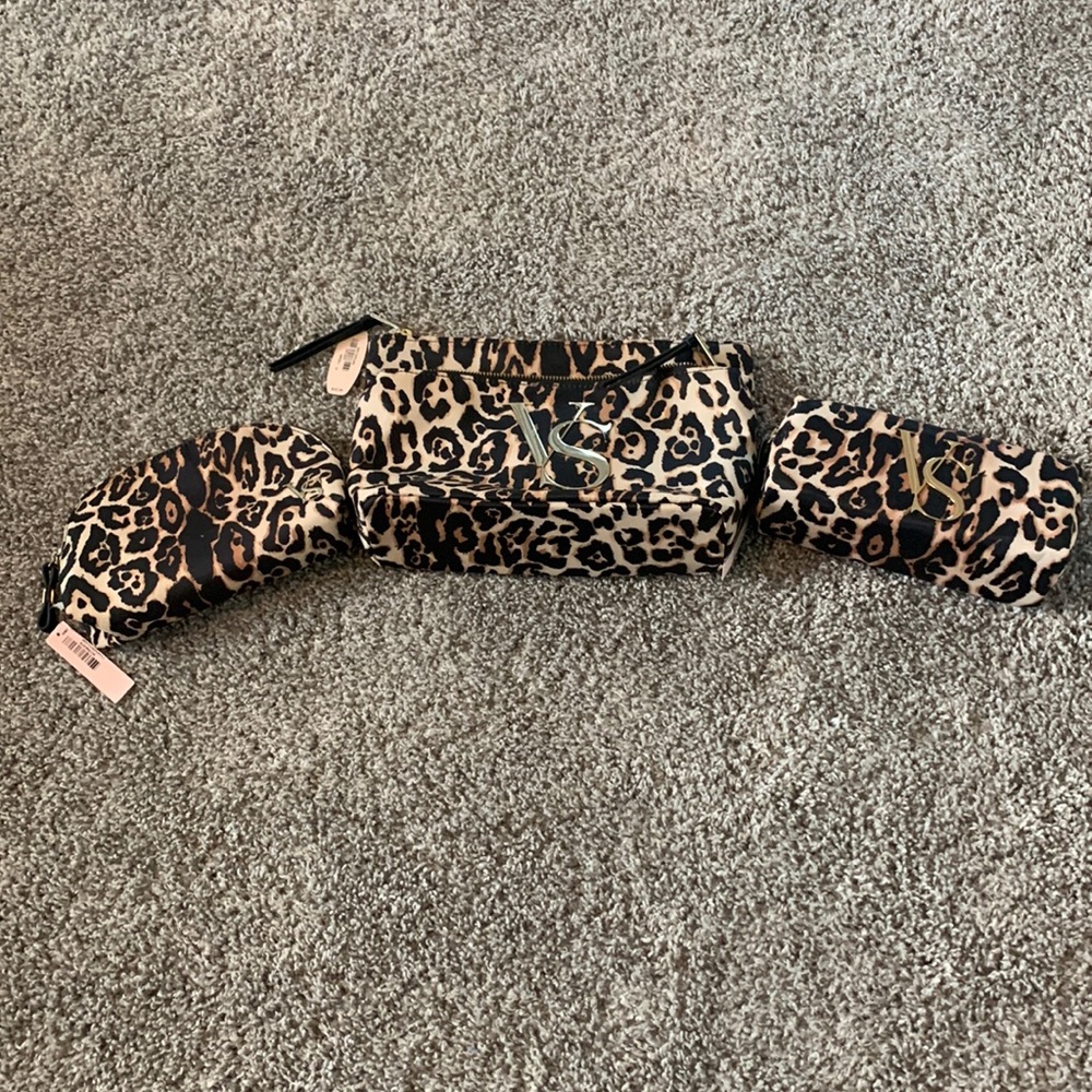 Victoria secrets cosmetic bags / toilet bags x 3 bundle but would split